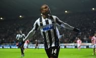 NEWCASTLE UPON TYNE, ENGLAND - DECEMBER 26:  Newcastle player Loic Remy celebrates after scoring the third goal during the Barclays Premier League match between Newcastle United and Stoke City at St James' Park on December 26, 2013 in Newcastle upon Tyne, England.  (Photo by Stu Forster/Getty Images)